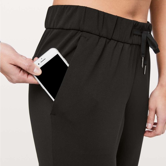 LULULEMON Black Drawstring On The Fly Woven Travel Pants Size 6 - Picture 2 of 9